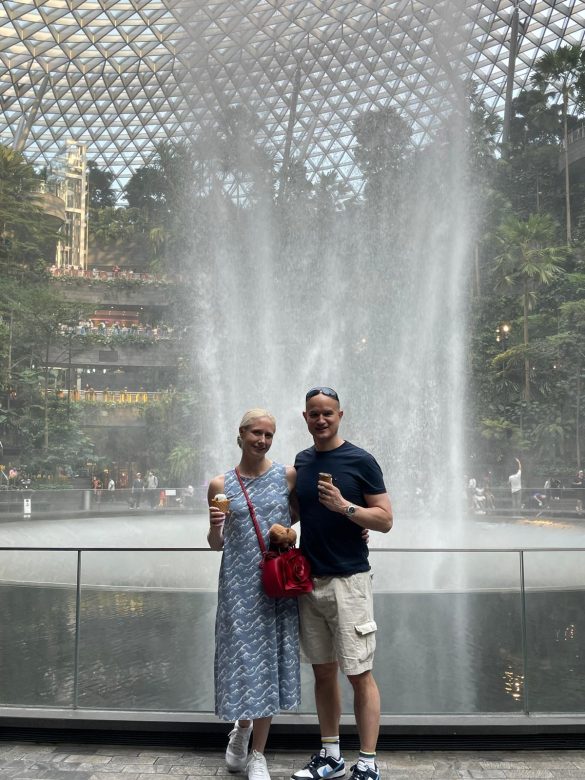 singapore-couple-travel